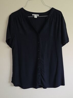 Amazon Essentials Navy Blue Short-Sleeve Button-Down Blouse